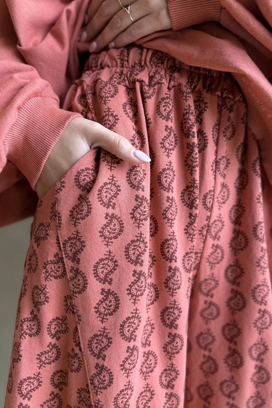 Indira Classic Barrel Pant Indian Red & Russet